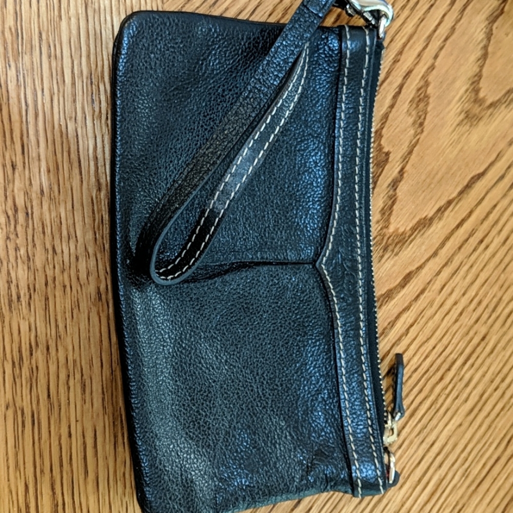 Dooney and Bourke Pebble Wristlet